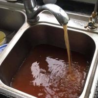 Nước nhiều cặn bẩn, chứa nhiều tạp chất ảnh hưởng trực tiếp tới sức khỏe con người