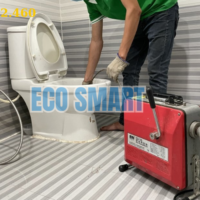Dịch vụ thông tắc bồn cầu giá rẻ bằng máy lò xo